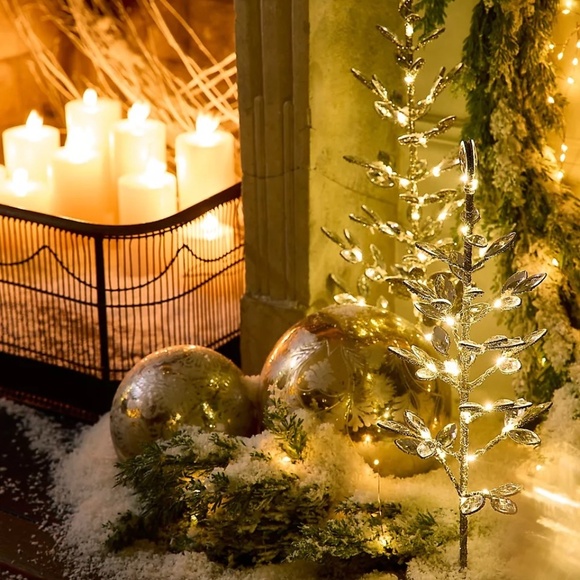 NWT Anthropologie Holiday LARGE Glass Orb - Picture 2 of 4